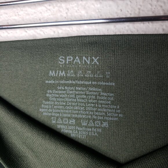 NWT SPANX Sz M Look At Me Now Seamless Green Camo Leggings (1330-31) - Picture 5 of 6
